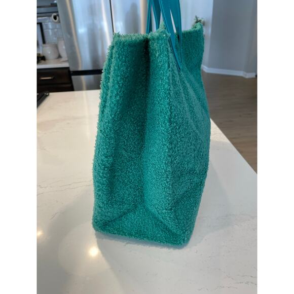 BTB Los Angeles teddy tote - Picture 5 of 12